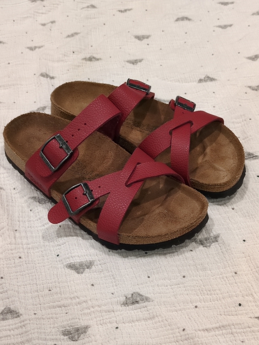 ❤️😎🩴 Birki's Red Leather Crisscross Sandal Women's size 37 ❤️😎🩴